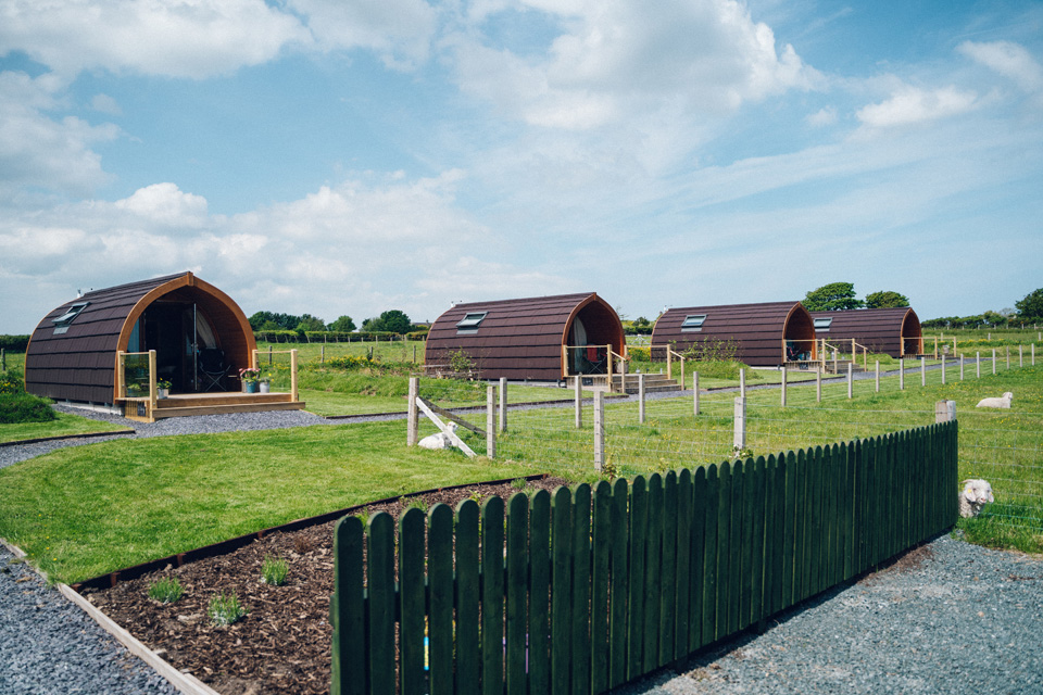 4 luxury glamping pods