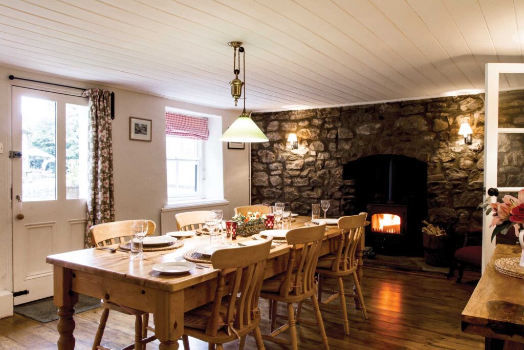 5fbf910e1f7d755496ff15fe C Wharf Cottage 2017