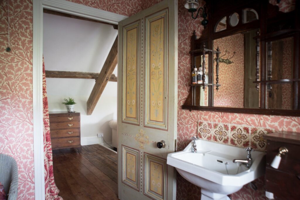 Country House bathroom Skyloft Cambrian Escapes