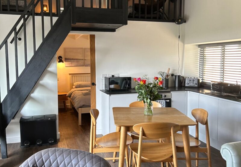 The Barn IMG 0435Dogs welcome SW Cornwall Holiday Accommodation 800x557