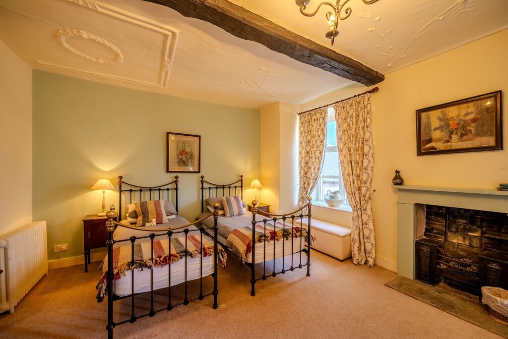 Accommodation in brecon beacons 62 1920w